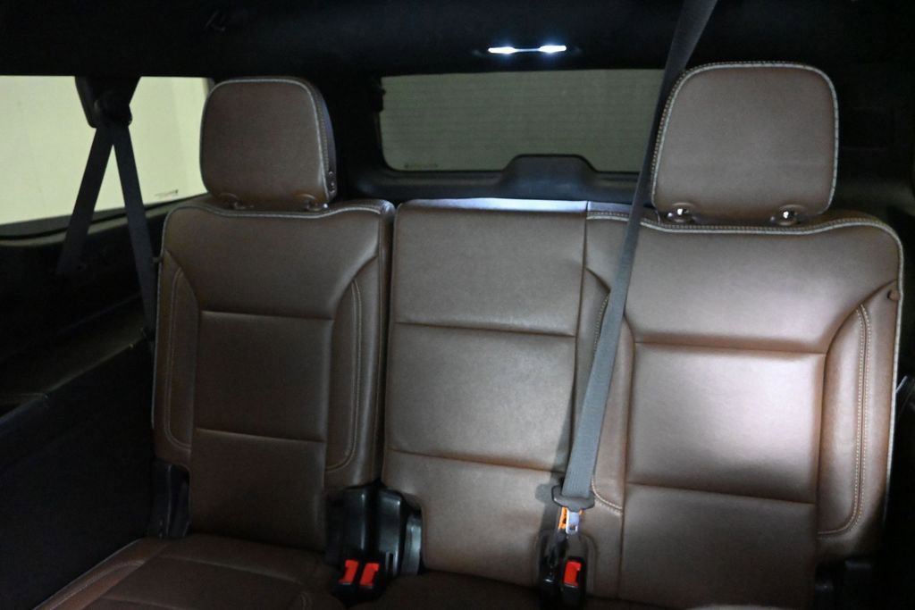 Used 2023 Chevrolet Suburban High Country w/ Premium Package 2 AWD/4WD image 32