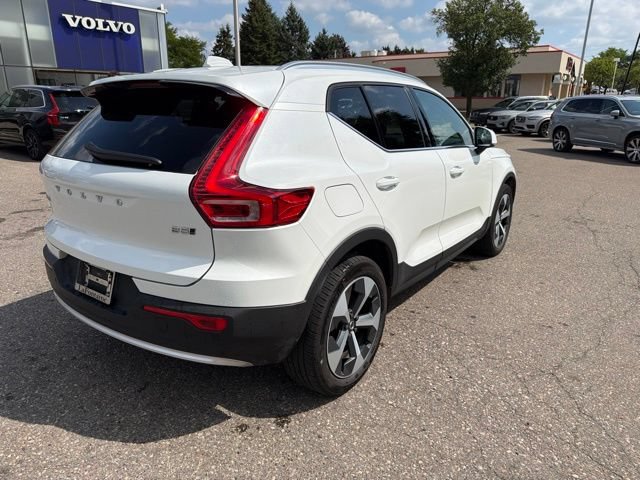 Used 2024 Volvo XC40 B5 Core AWD/4WD image 4