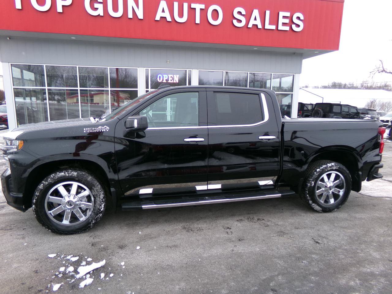 Used 2021 Chevrolet Silverado 1500 High Country w/ Technology Package image 6