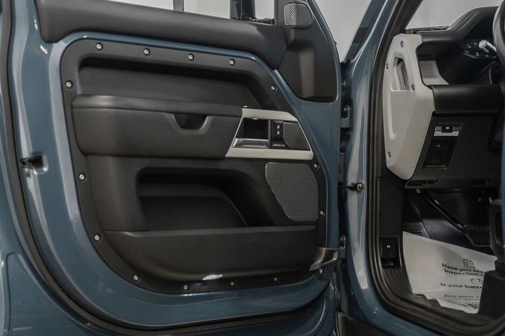 Used 2020 Land Rover Defender 110 HSE image 39