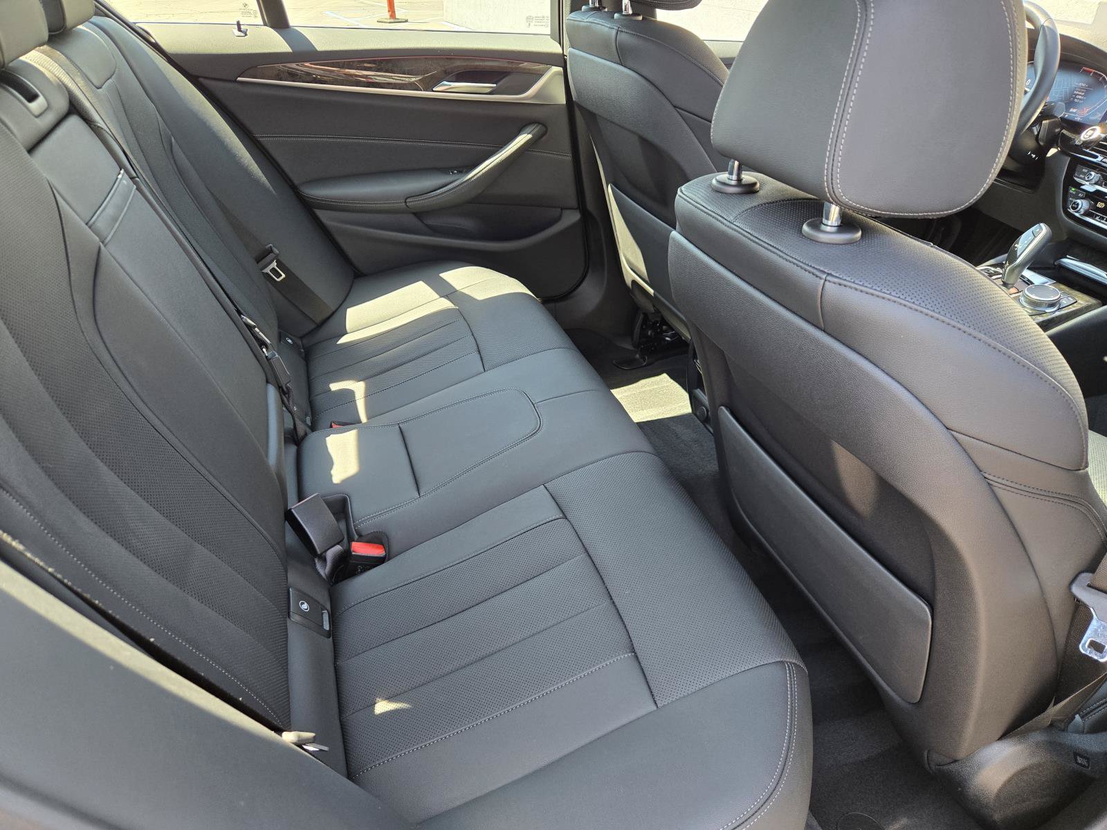 Used 2023 BMW 530i w/ Convenience Package RWD image 27