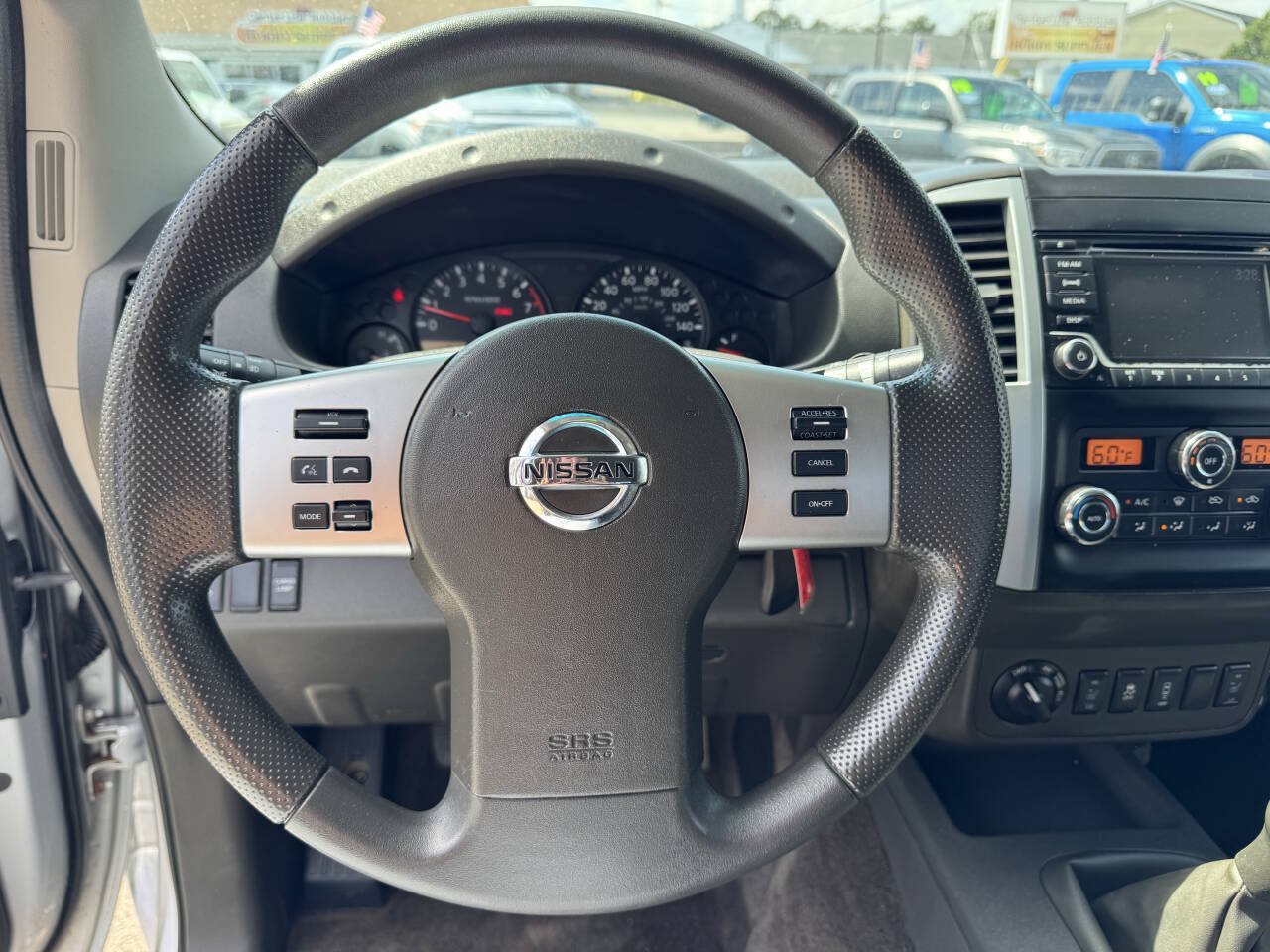 Used 2015 Nissan Frontier SV AWD/4WD image 14