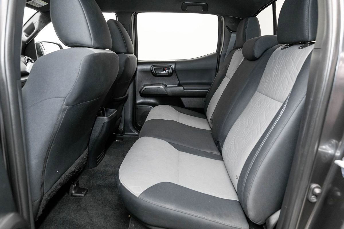 Used 2021 Toyota Tacoma TRD Sport w/ Technology Package image 16