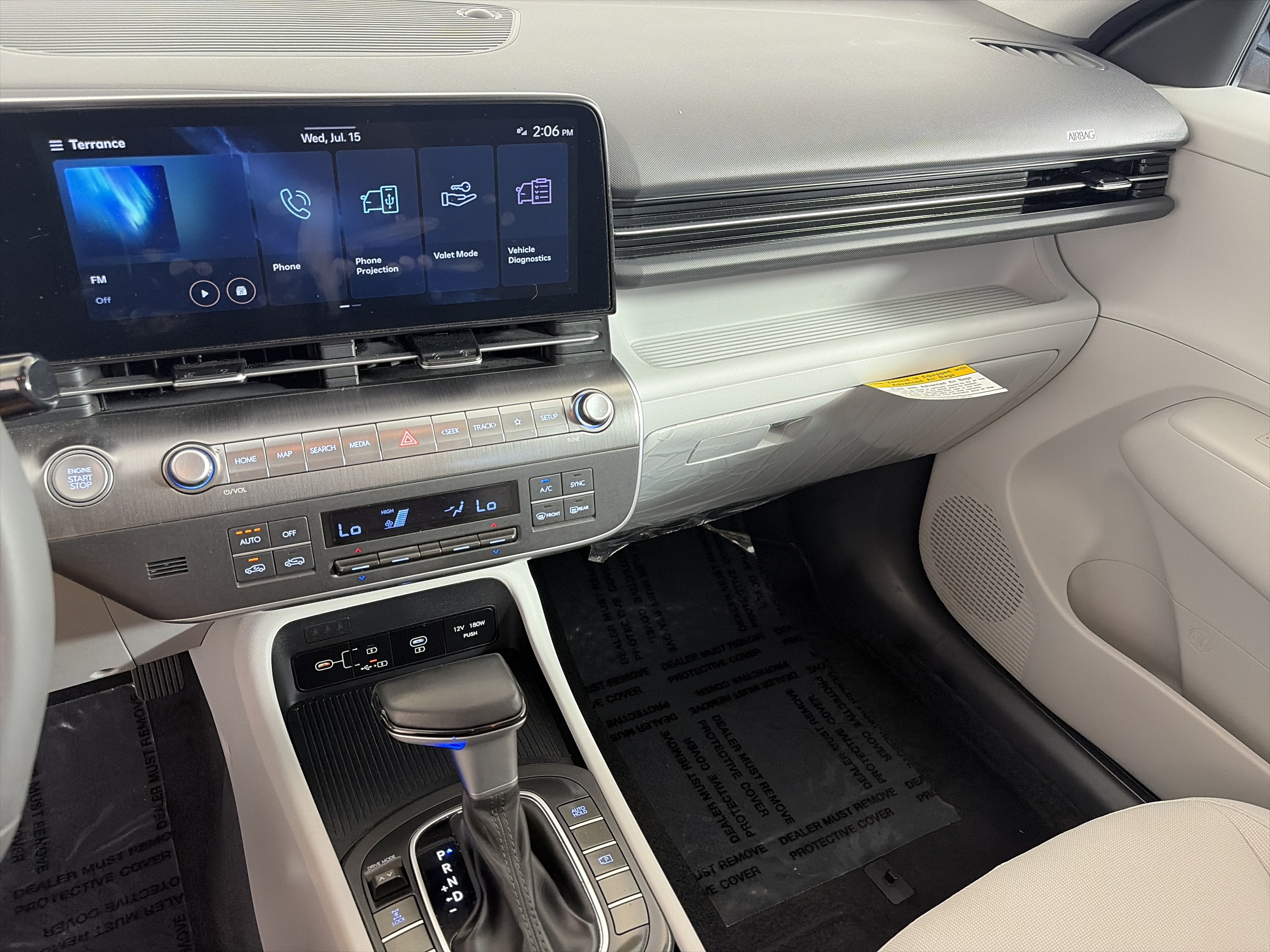Used 2024 Hyundai Kona SEL AWD/4WD image 4