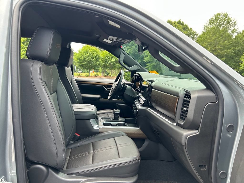 Used 2026 Chevrolet Silverado 1500 High Country w/ LPO, Dark Essentials Package AWD/4WD image 55
