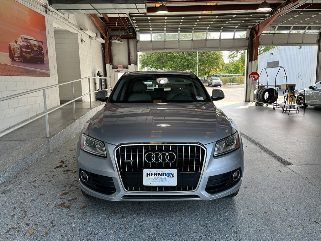 Used 2016 Audi Q5 2.0T Premium Plus w/ Technology Package image 2
