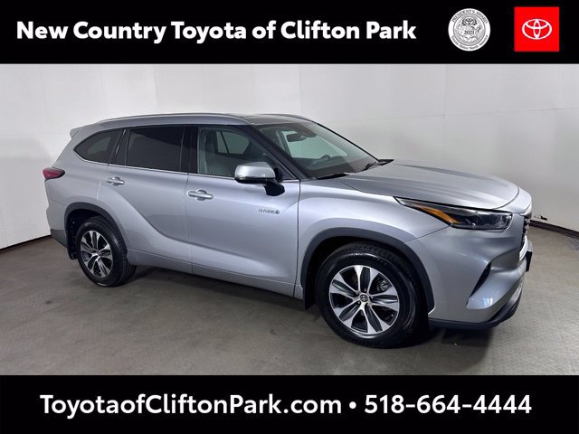 Used 2021 Toyota Highlander XLE
