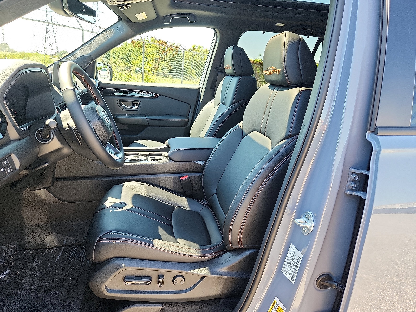 New 2025 Honda Pilot TrailSport image 9