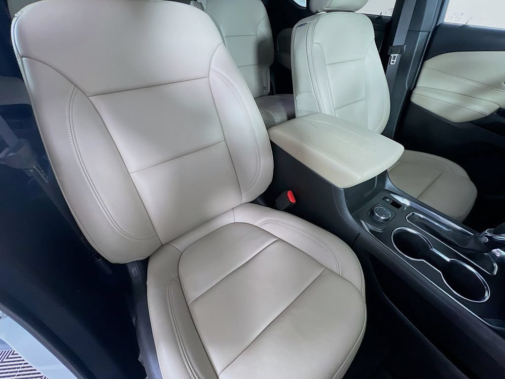Used 2023 Chevrolet Traverse LT AWD/4WD image 28