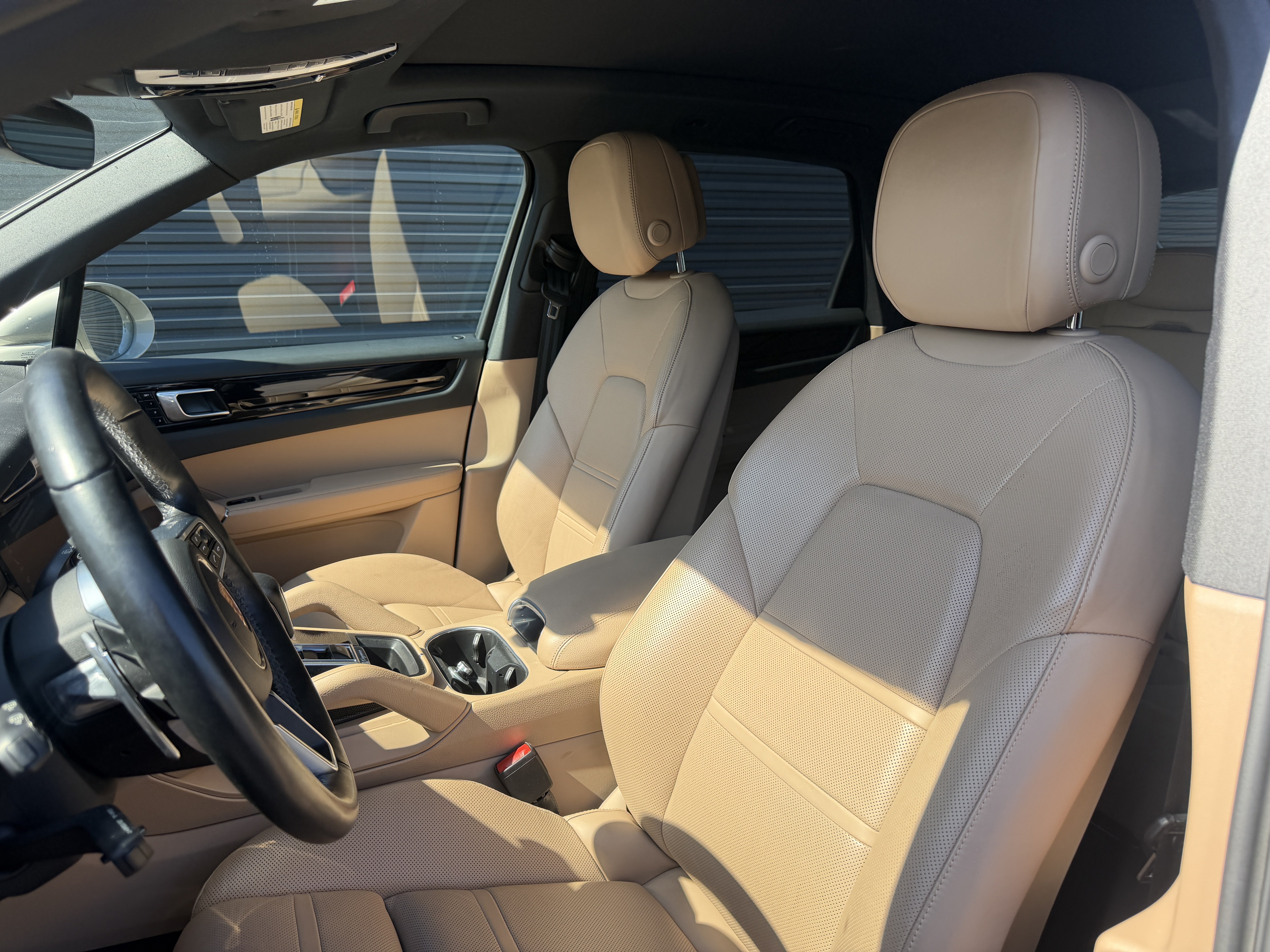 Used 2020 Porsche Cayenne AWD/4WD image 5