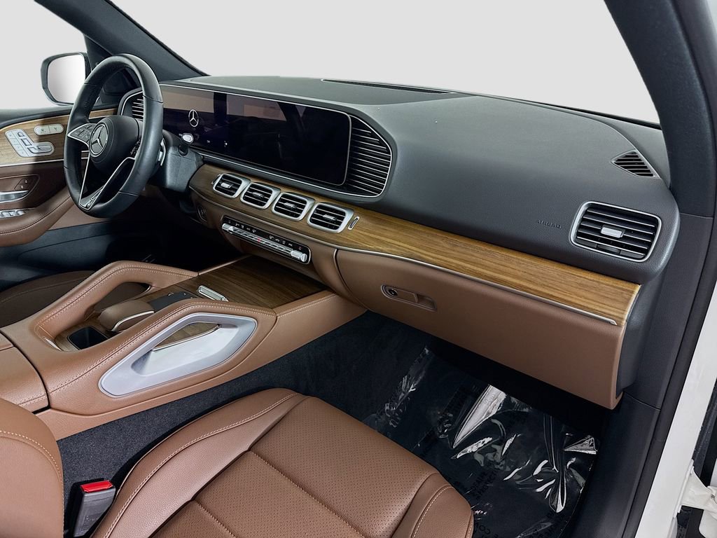 Used 2025 Mercedes-Benz GLE 350 4MATIC w/ Winter Package image 29