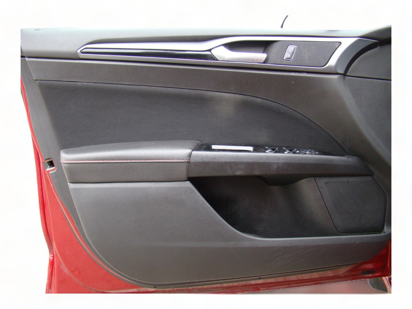 Used 2019 Ford Fusion Titanium image 25