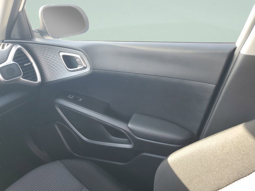 Used 2021 Kia Soul LX image 12