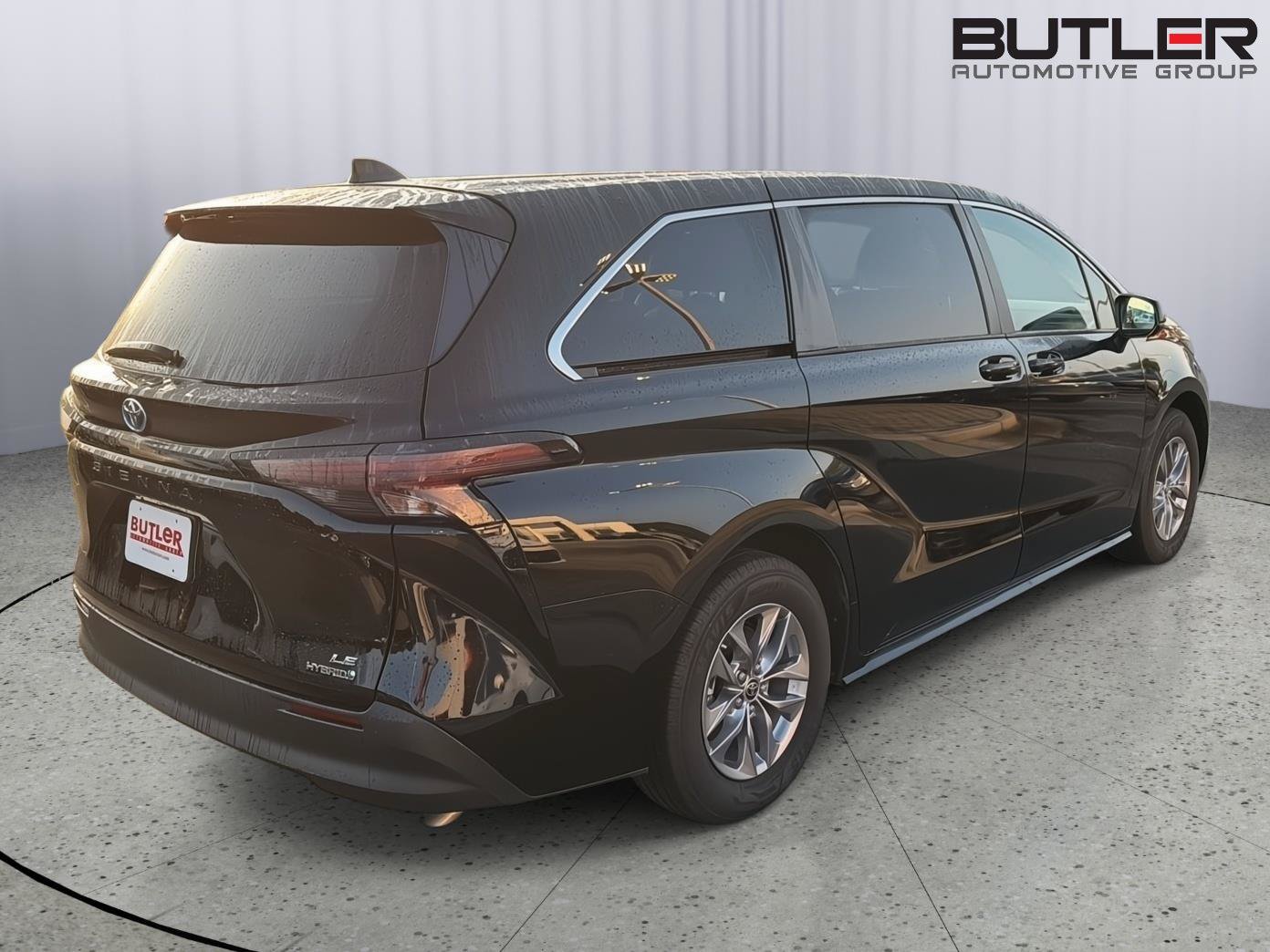 Used 2023 Toyota Sienna LE FWD image 6
