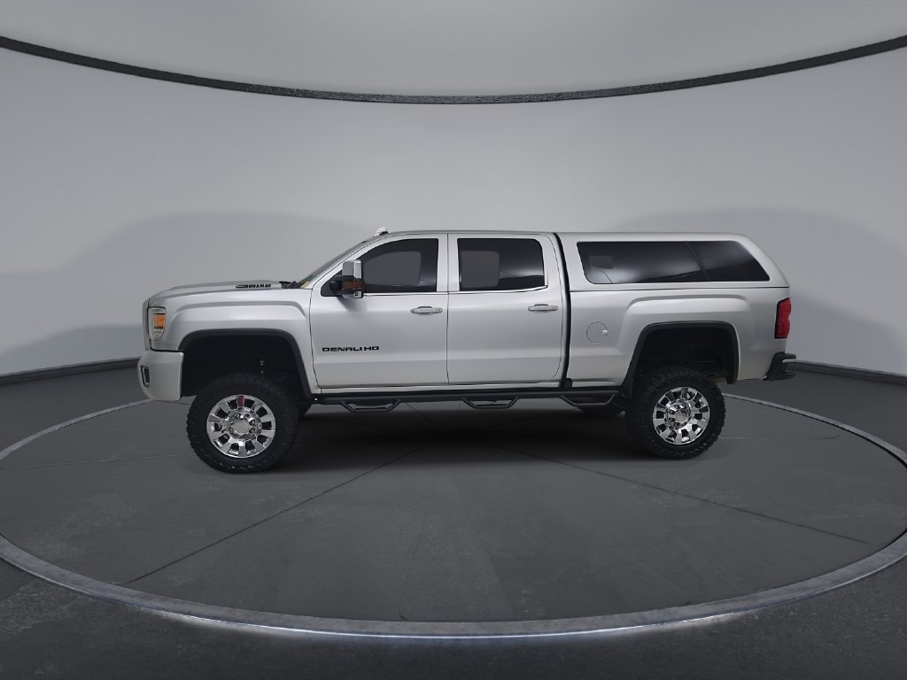 Used 2017 GMC Sierra 2500 Denali w/ Duramax Plus Package AWD/4WD image 8