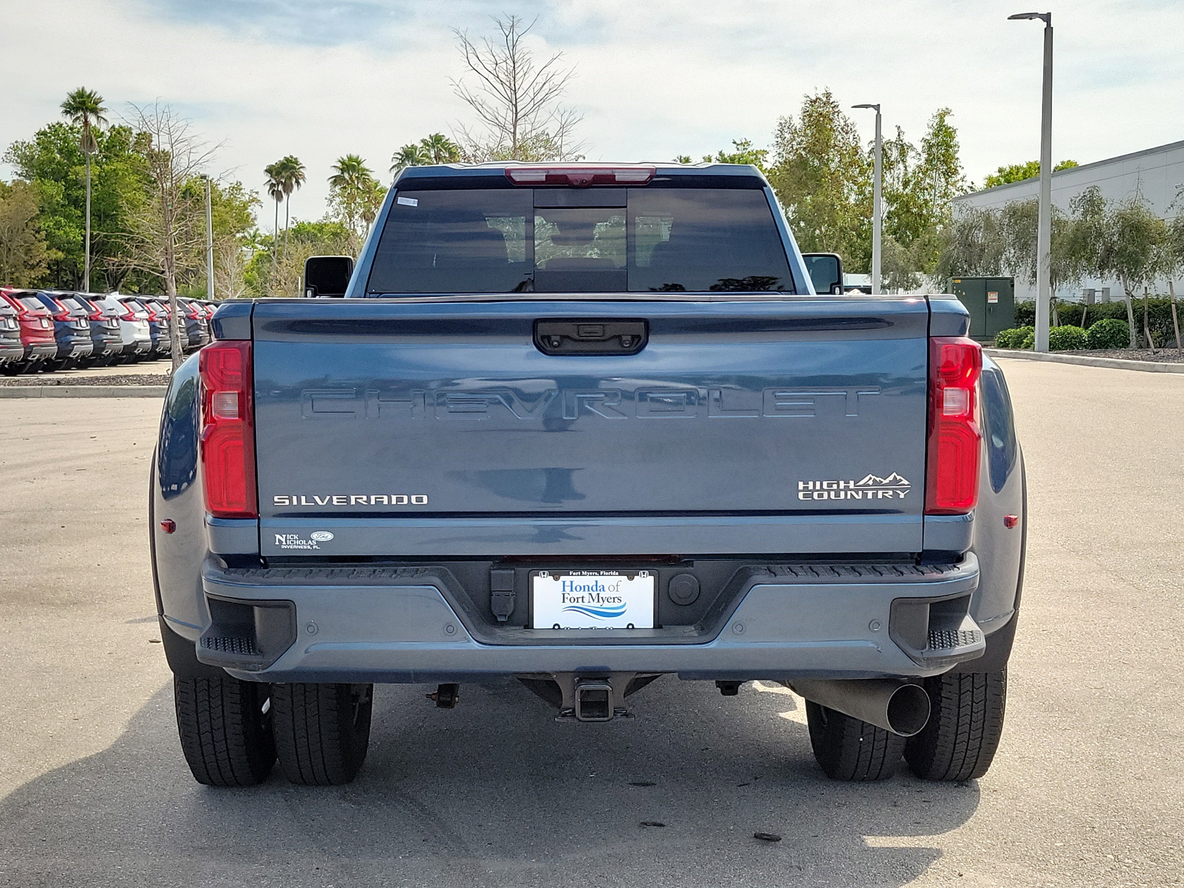 Used 2024 Chevrolet Silverado 3500 High Country w/ Technology Package image 5