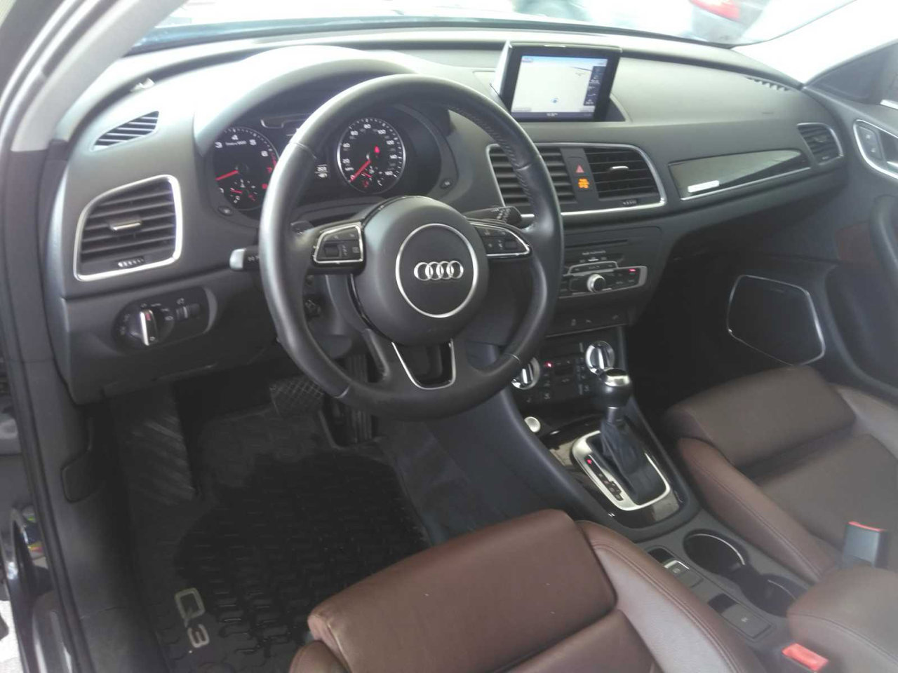 Used 2015 Audi Q3 2.0T Prestige w/ Prestige Package image 6