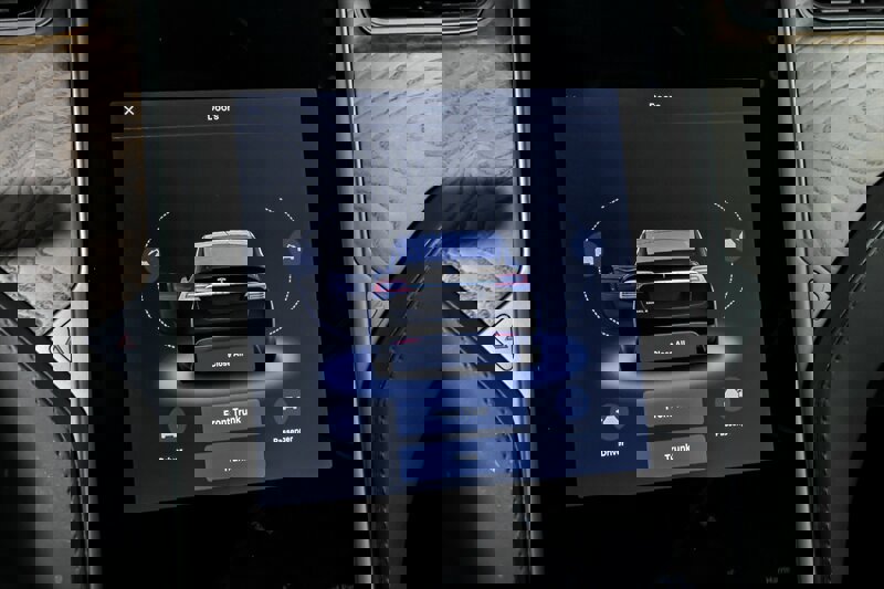 Used 2020 Tesla Model X image 31