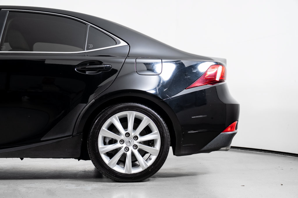 Used 2016 Lexus IS 200t RWD image 13
