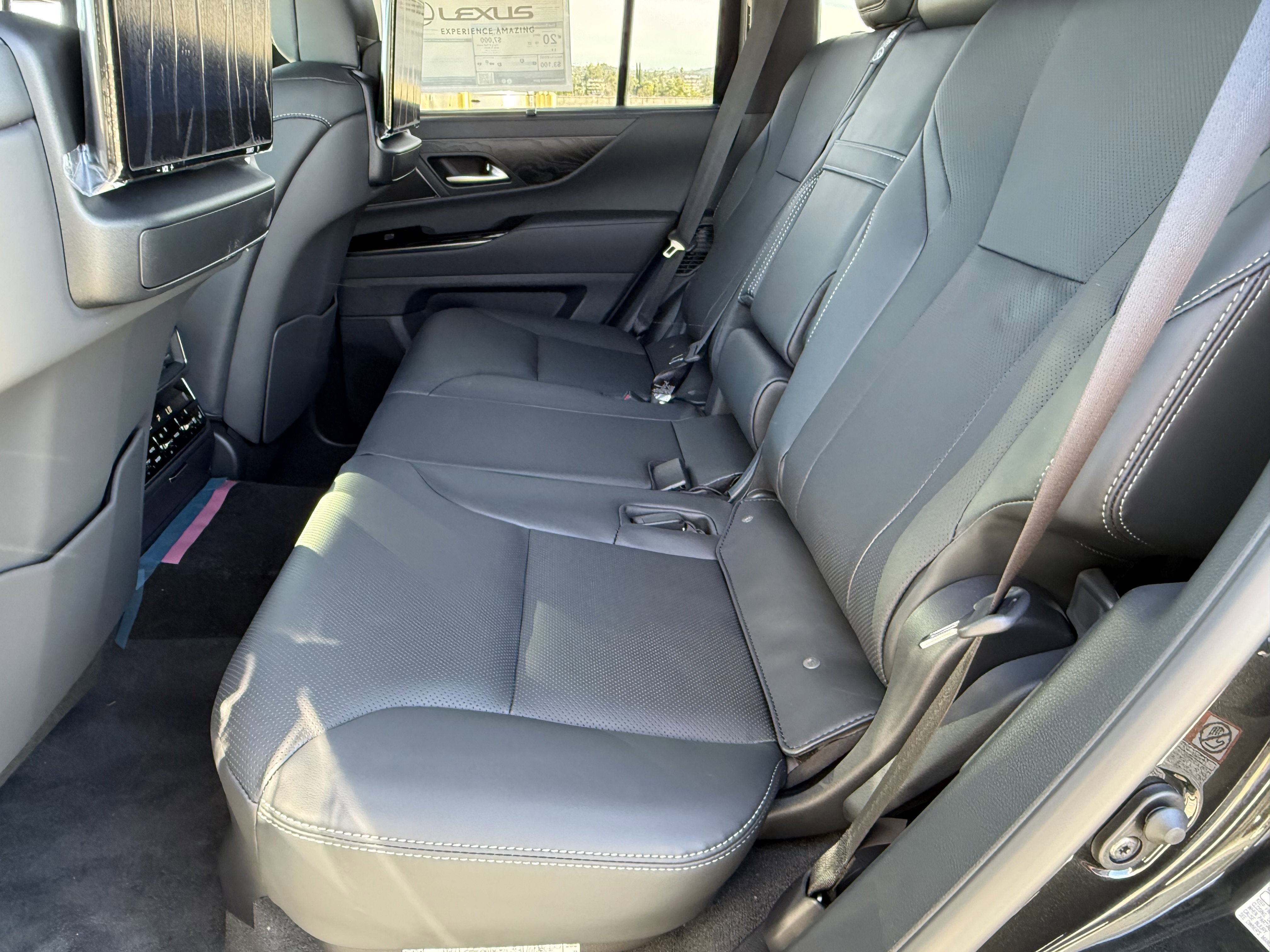 New 2026 Lexus LX 700h Luxury image 28