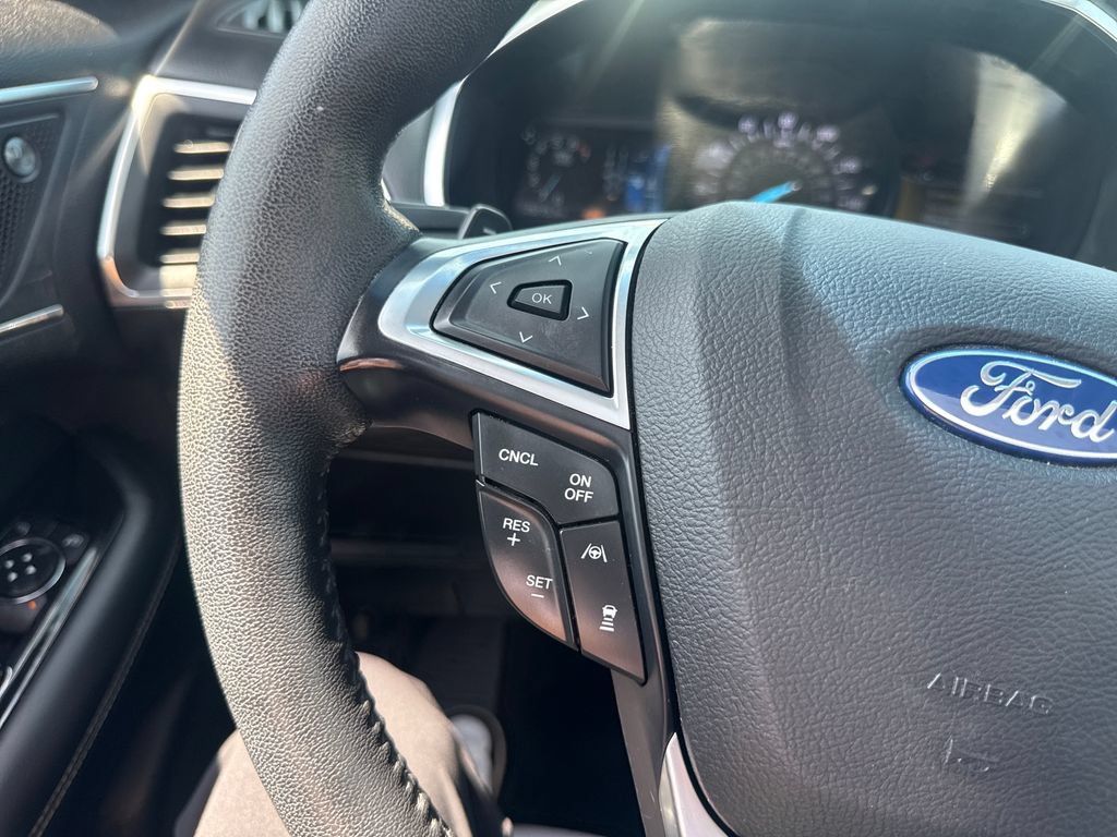 Used 2019 Ford Edge Titanium w/ Equipment Group 301A AWD/4WD image 36