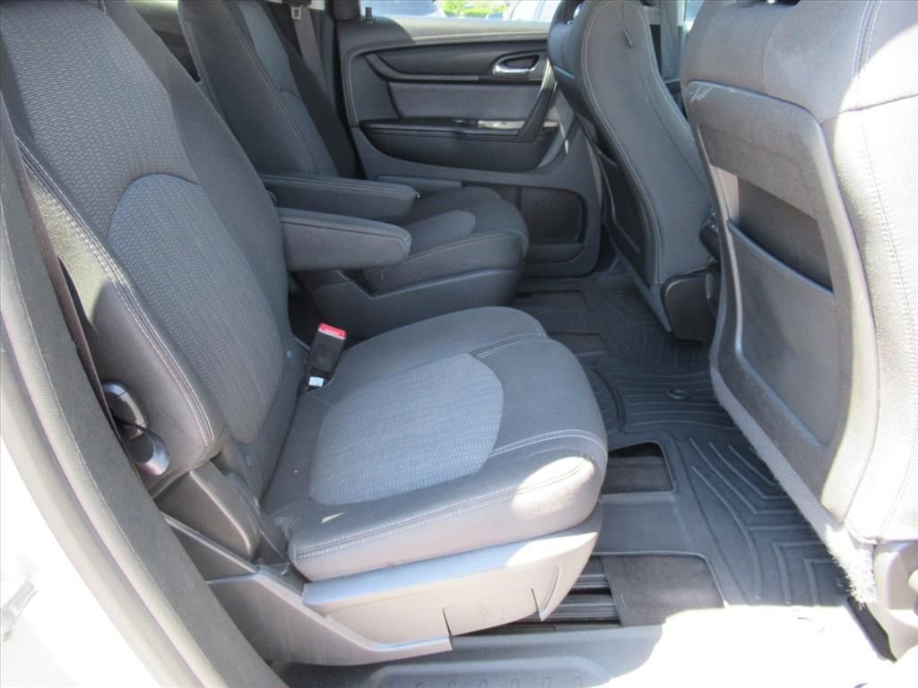 Used 2017 Chevrolet Traverse LT FWD image 30