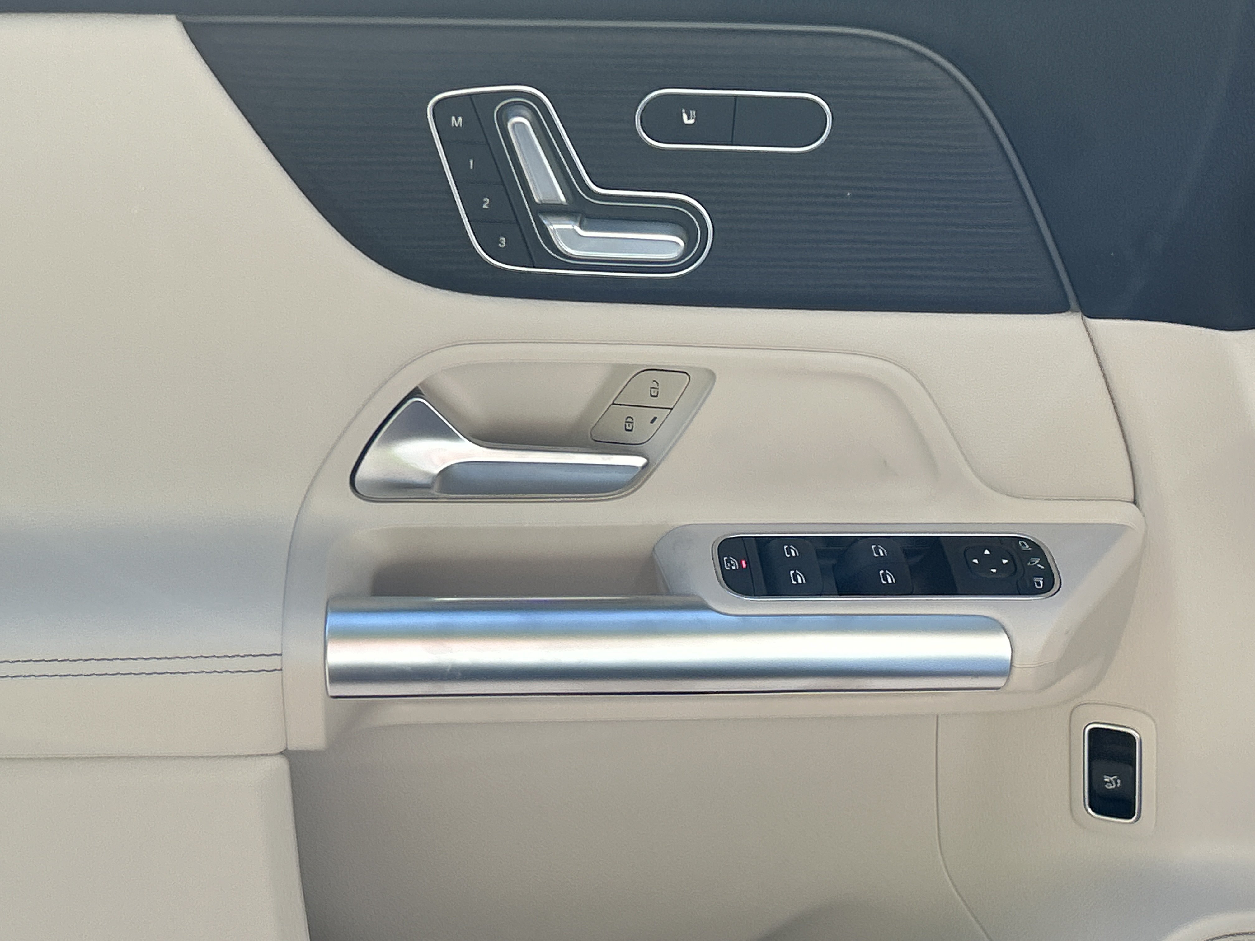 New 2026 Mercedes-Benz GLA 250 image 16