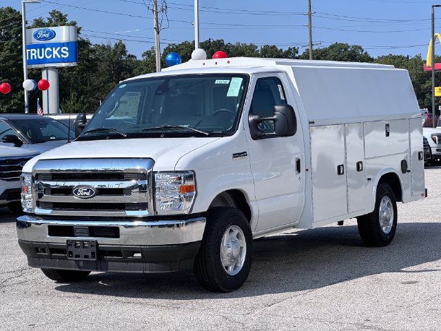 New 2026 Ford E-350 and Econoline 350 Super Duty w/ Power Equipment Group RWD image 3