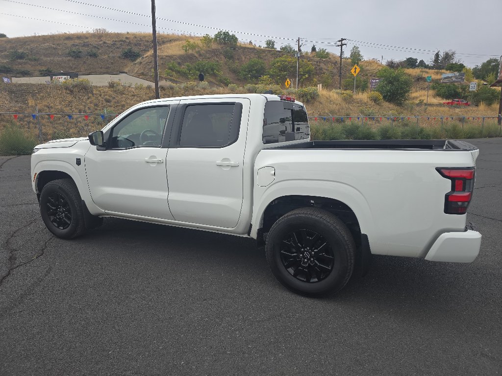 Used 2026 Nissan Frontier SV AWD/4WD image 4