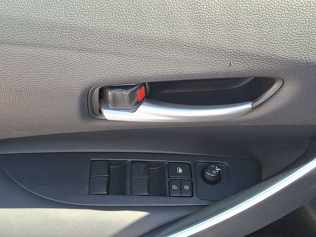 Used 2021 Toyota Corolla SE w/ Carpet Mat Package (TMS) FWD image 10
