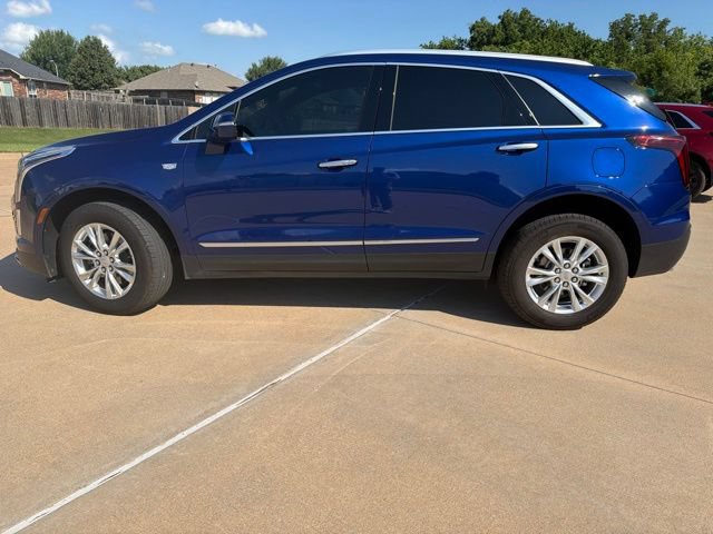 Used 2025 Cadillac XT5 Luxury FWD image 2