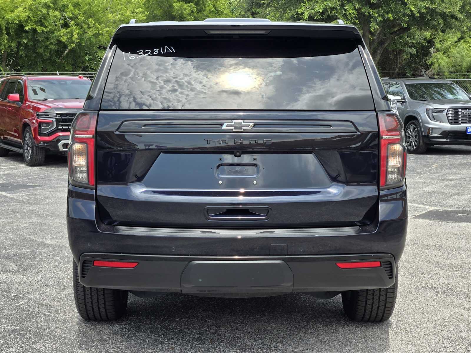 Certified 2023 Chevrolet Tahoe Z71 w/ Luxury Package AWD/4WD image 6