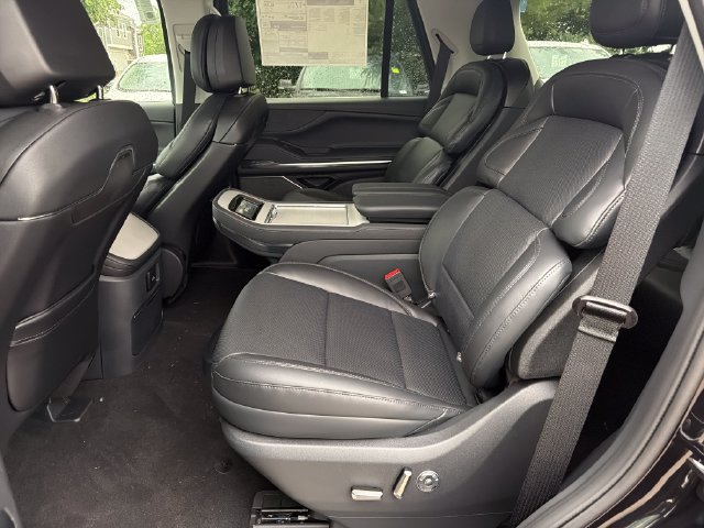 New 2026 Lincoln Navigator Reserve AWD/4WD image 15