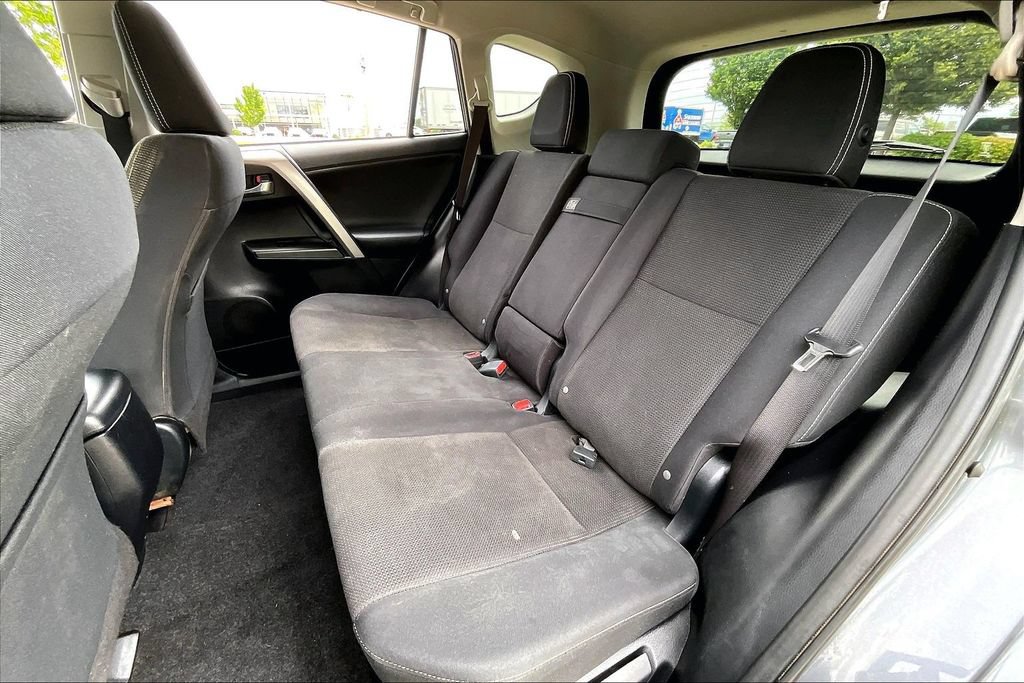 Used 2018 Toyota RAV4 XLE AWD/4WD image 28