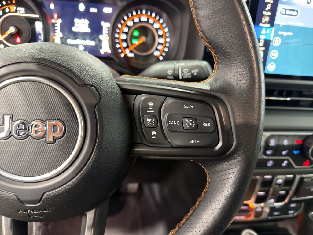 Used 2024 Jeep Gladiator Mojave AWD/4WD image 25