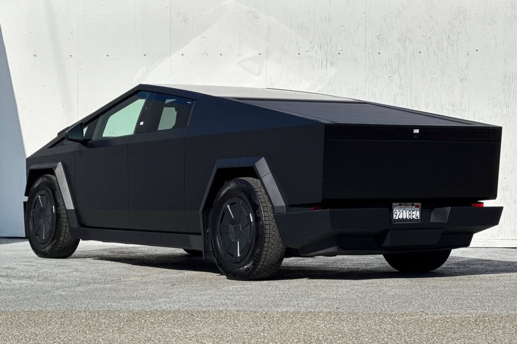 Used 2025 Tesla Cybertruck AWD Crew Cab image 5