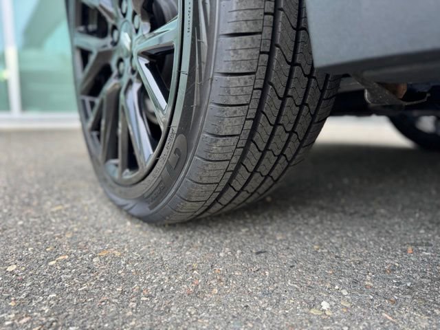 Used 2022 Cadillac XT4 Luxury w/ Cold Weather Package FWD image 9