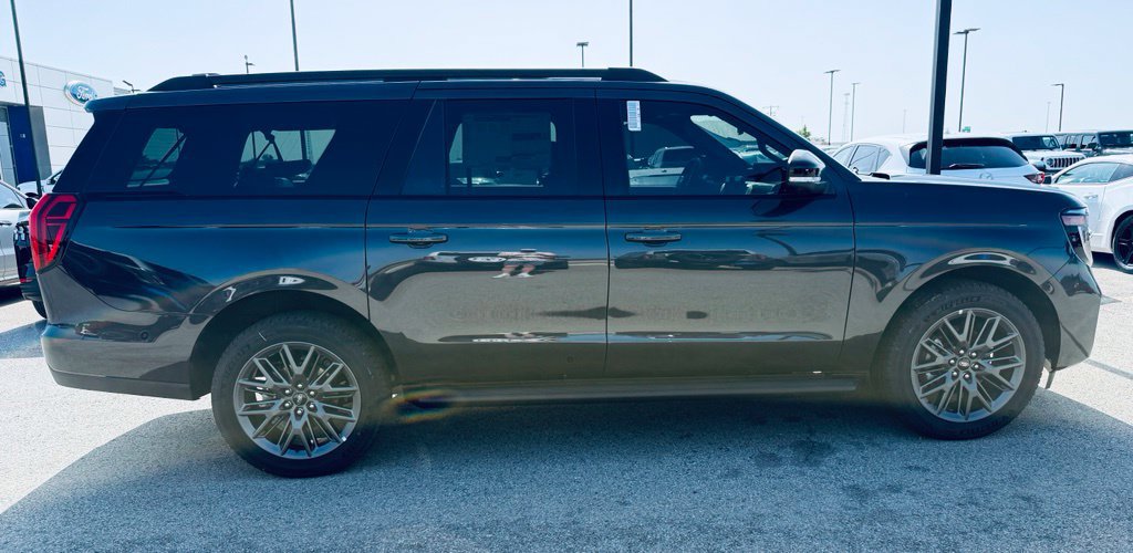 New 2026 Ford Expedition Max Platinum w/ Stealth Appearance Package AWD/4WD image 5