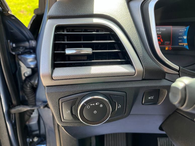 Used 2019 Ford Fusion SE image 11