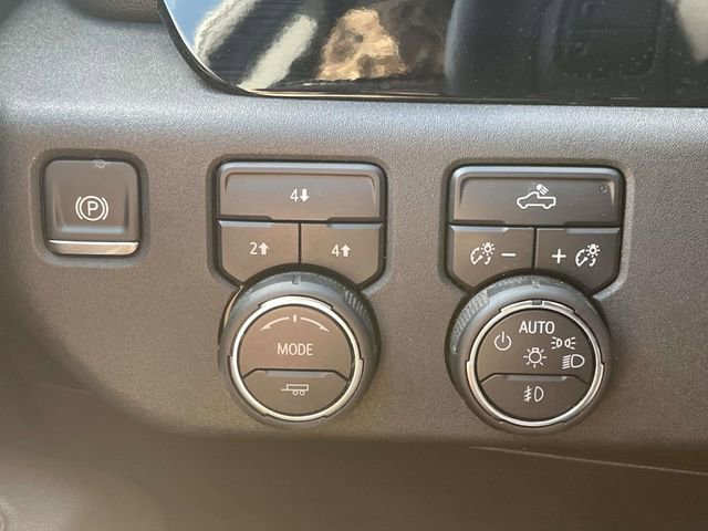 Used 2025 Chevrolet Silverado 2500 LT image 28