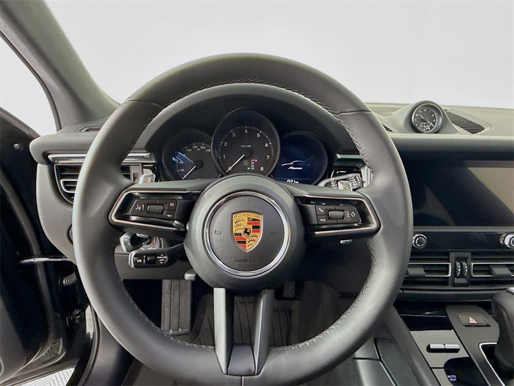 Used 2024 Porsche Macan image 12