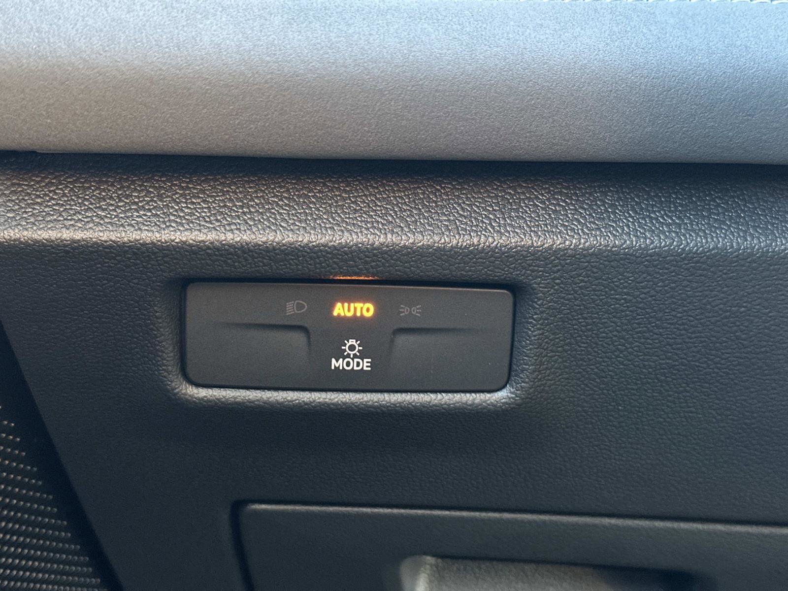 New 2026 Volkswagen Tiguan SE image 26