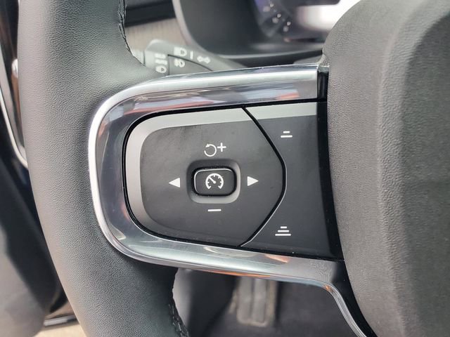 Certified 2023 Volvo XC40 B5 Plus w/ Driver Assist Package AWD/4WD image 18
