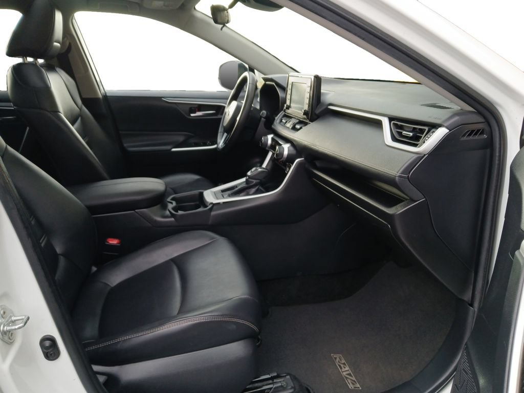Used 2020 Toyota RAV4 XLE Premium FWD image 24