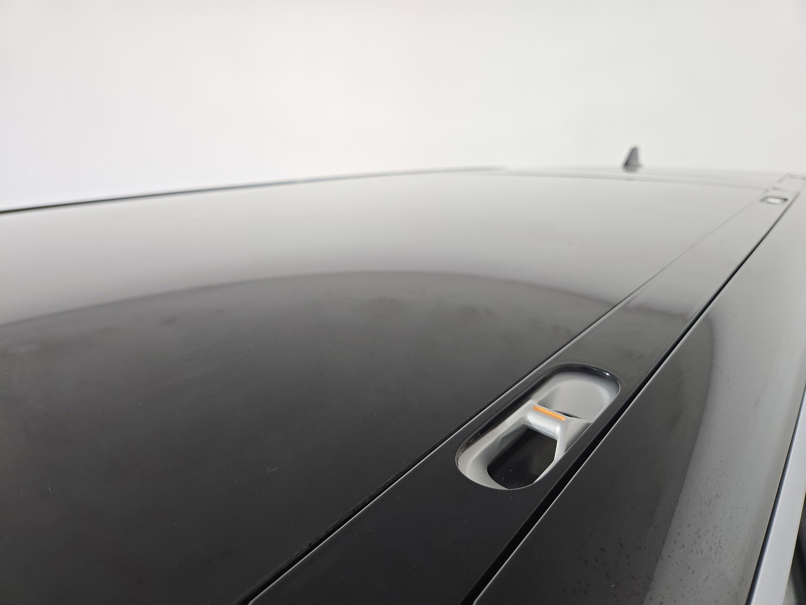 Used 2024 Rivian R1S Adventure AWD/4WD image 13