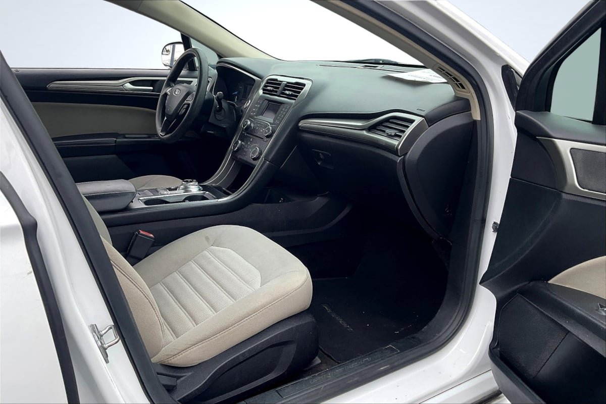 Used 2017 Ford Fusion S FWD image 17