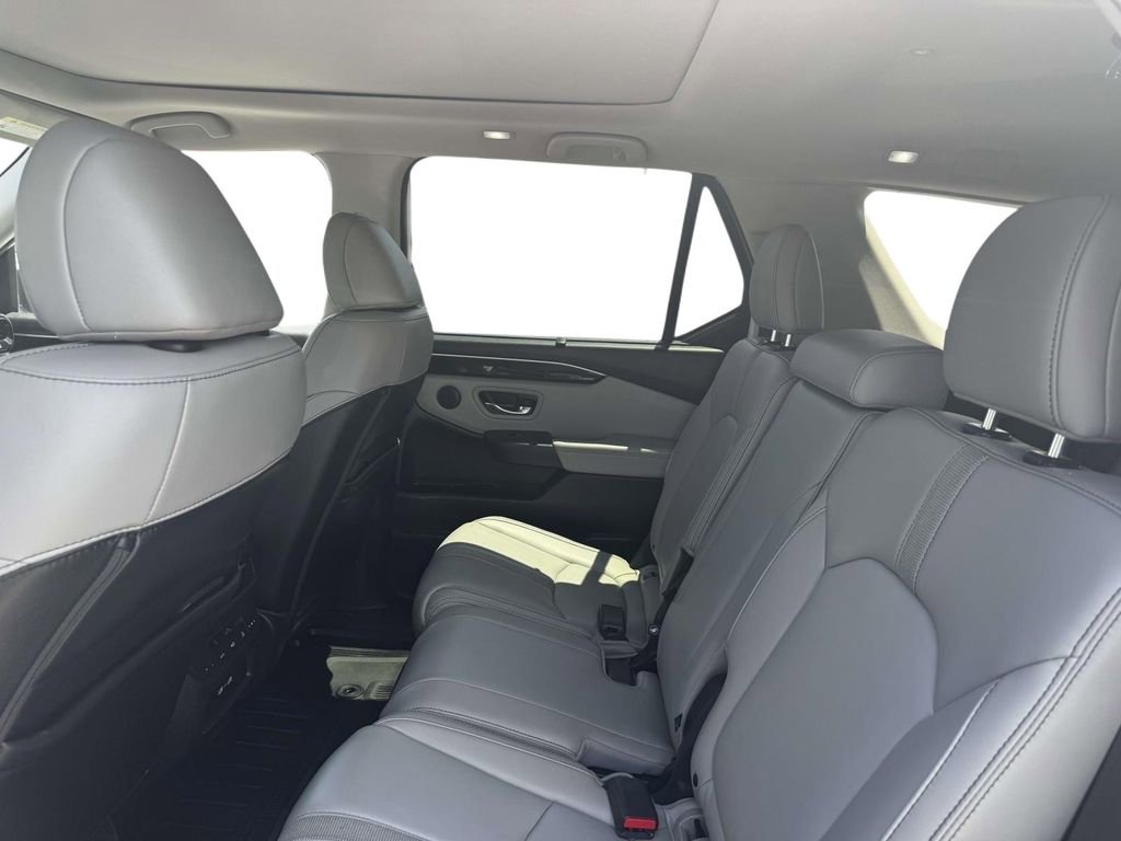 Used 2023 Honda Pilot Touring image 12