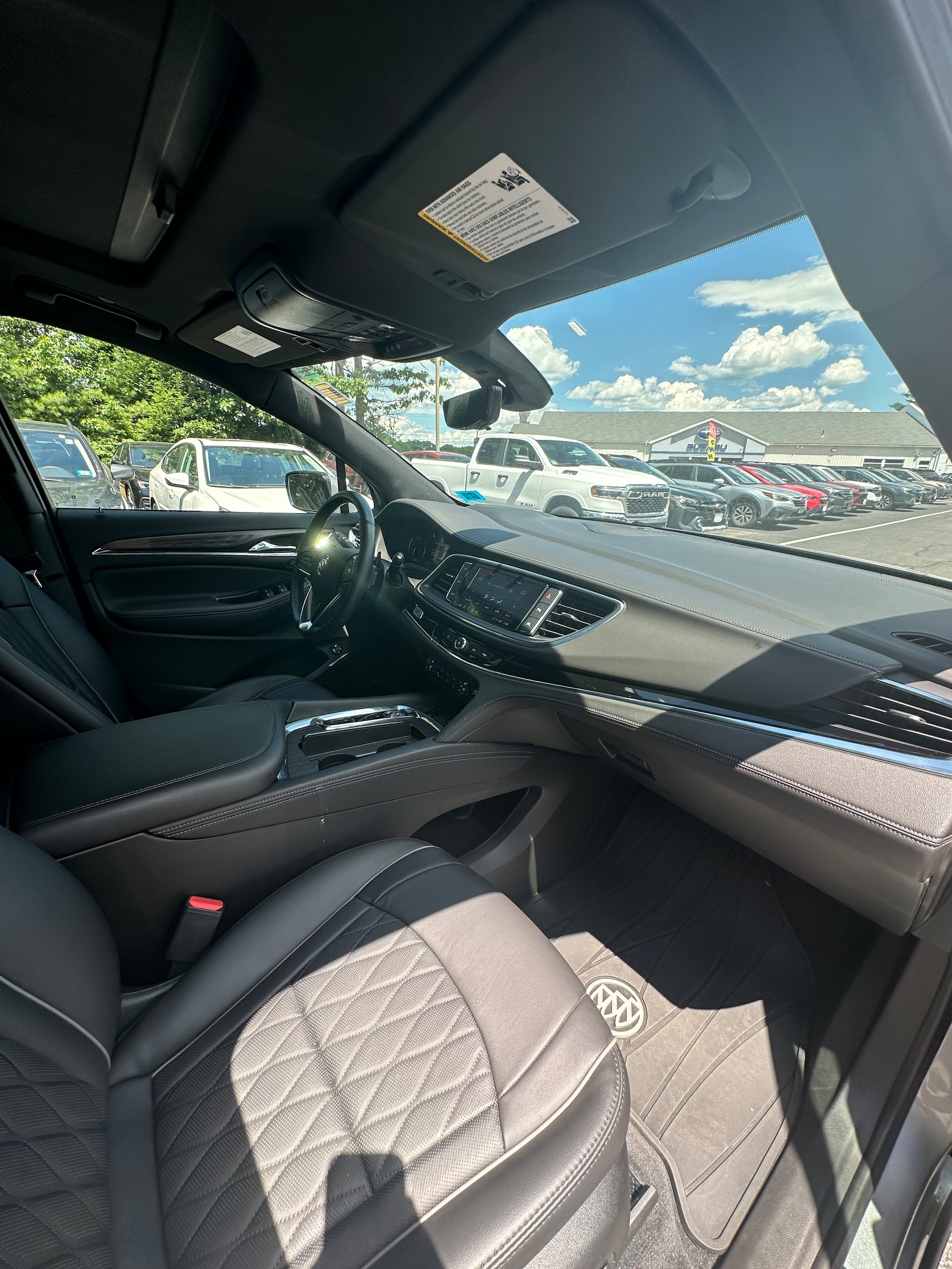 Used 2023 Buick Enclave Avenir w/ Avenir Technology Package AWD/4WD image 14