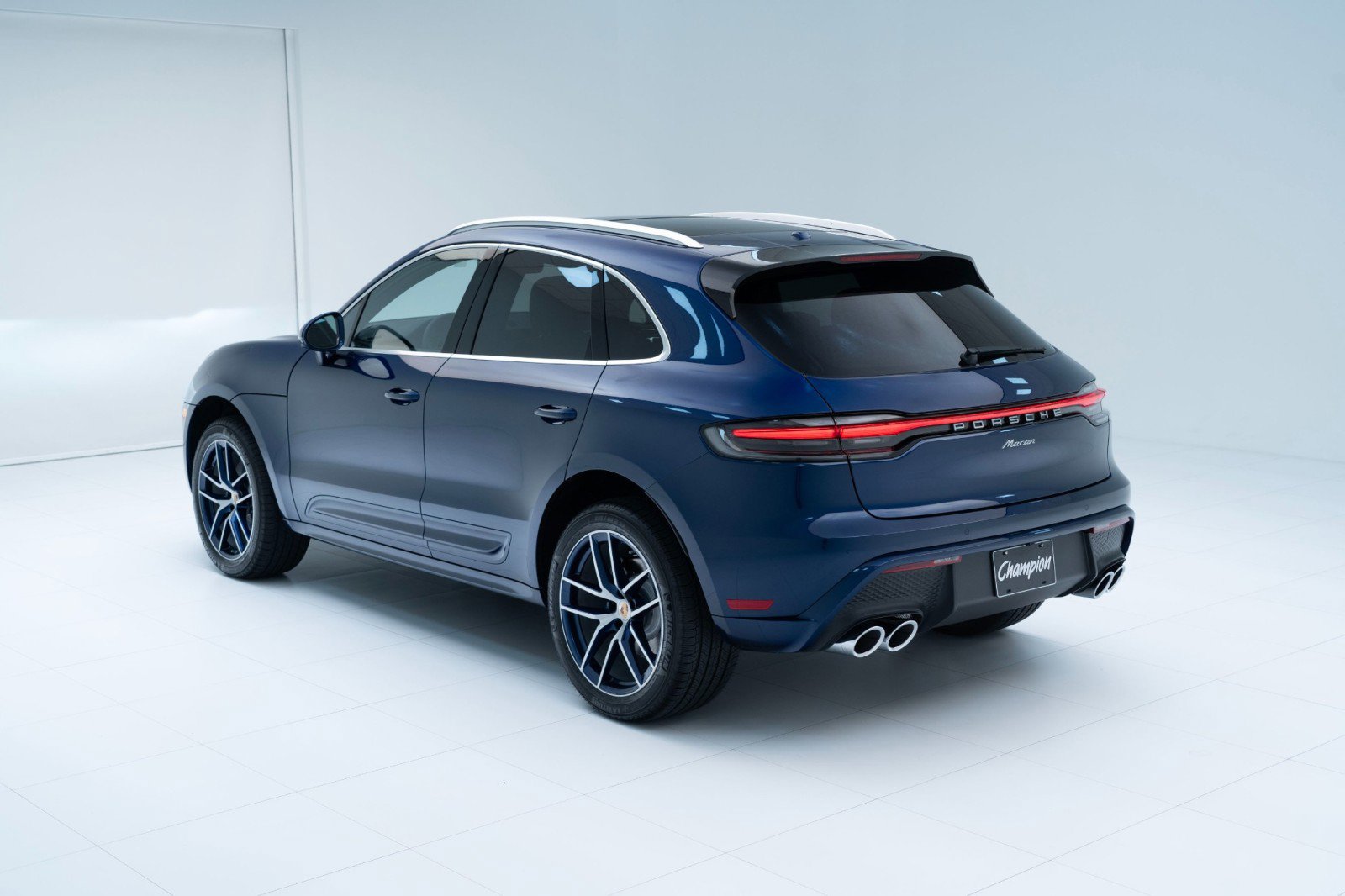New 2025 Porsche Macan image 3