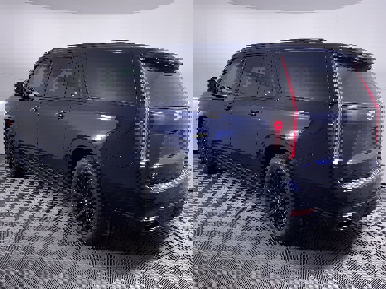 Certified 2024 Cadillac Escalade ESV Sport Platinum w/ LPO, ONYX Package image 20